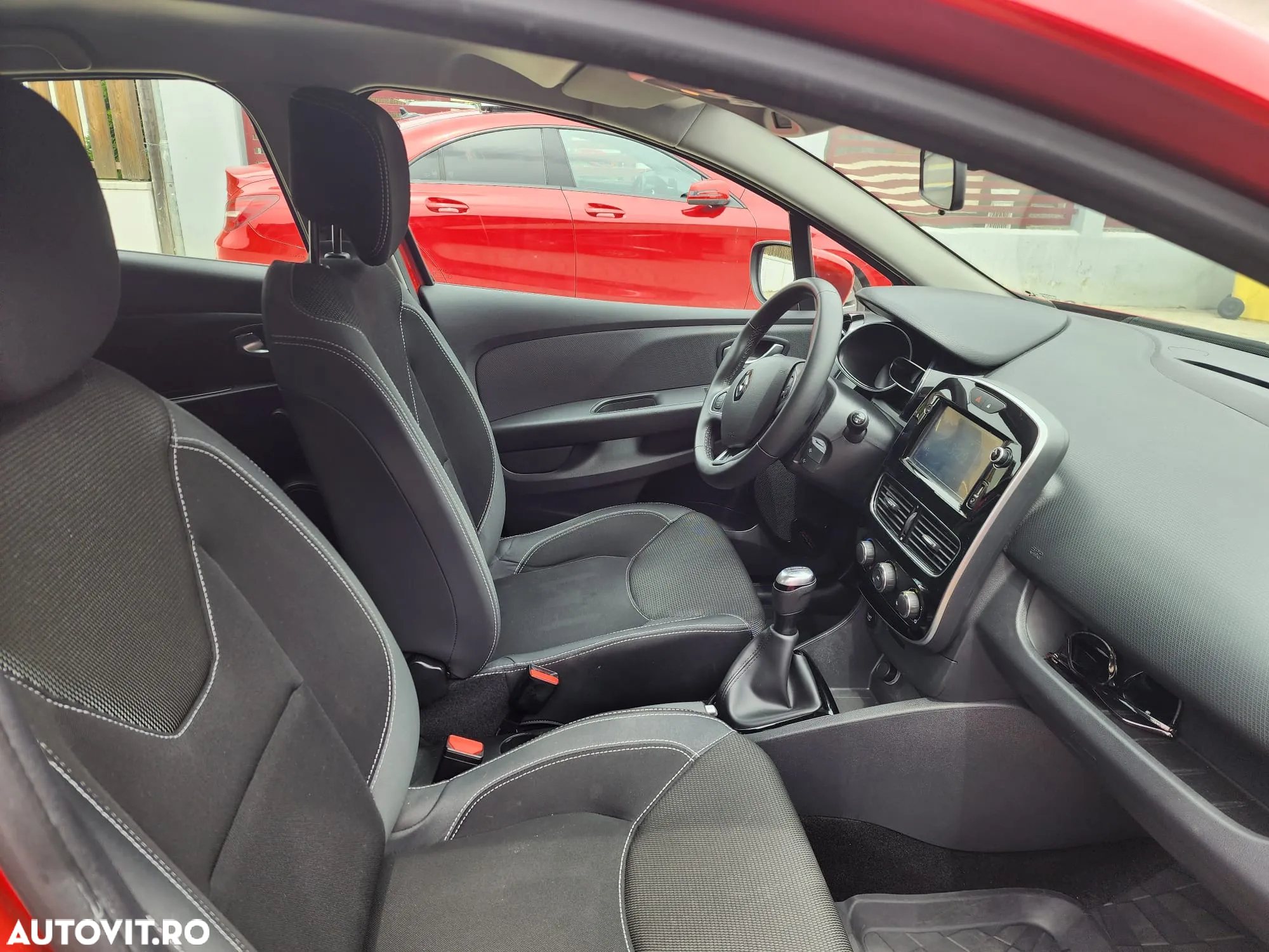 Renault Clio - 11