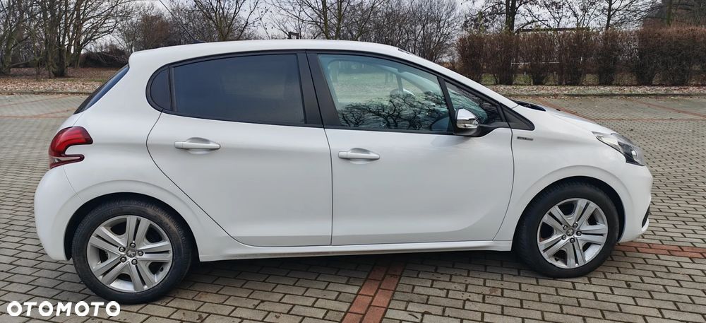 Peugeot 208 PureTech 82 Start & Stop Style - 12