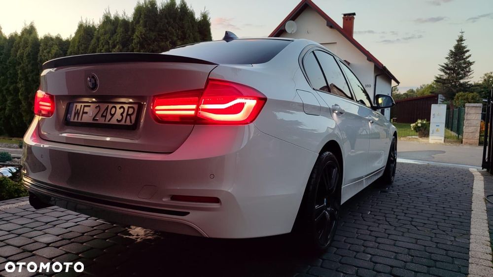 BMW Seria 3 320d Sport Line - 4