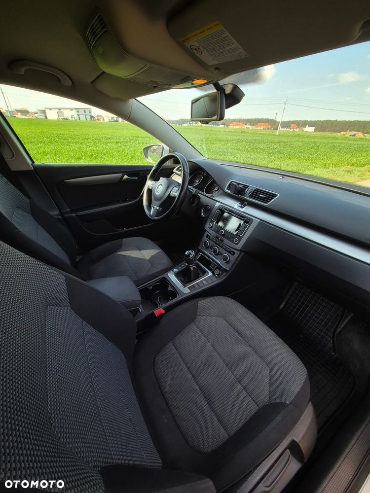 Volkswagen Passat 2.0 TDI Comfortline - 8