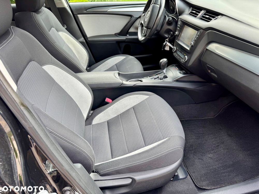 Toyota Avensis Combi 1.8 Multidrive S Executive - 25