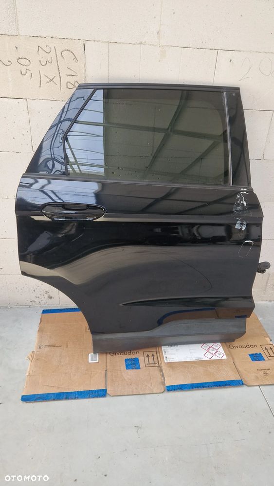 Drzwi prawy tył Ford Edge 2019- UM - 3