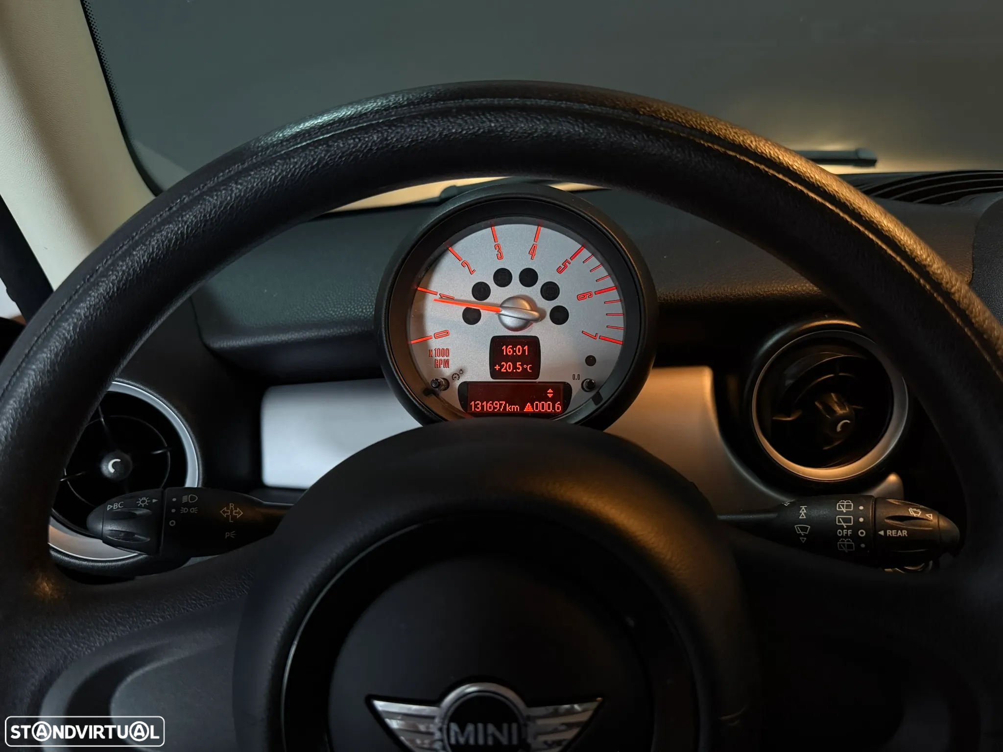 MINI 3 Portas One D - 7