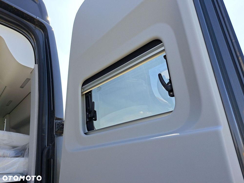 Volkswagen Grand California Grand California 600 DMC 3500kg silnik: 2,0 l TDI EURO VI-e SCR / 163KM/skrzynia biegów: Przedni napęd automatyczna 8-biegowa rozstaw osi: 3640 mm - 10