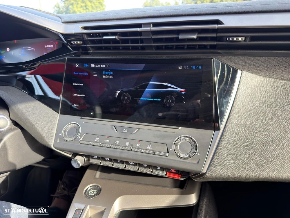 Peugeot 408 1.6 Hybrid Allure e-EAT8 - 33