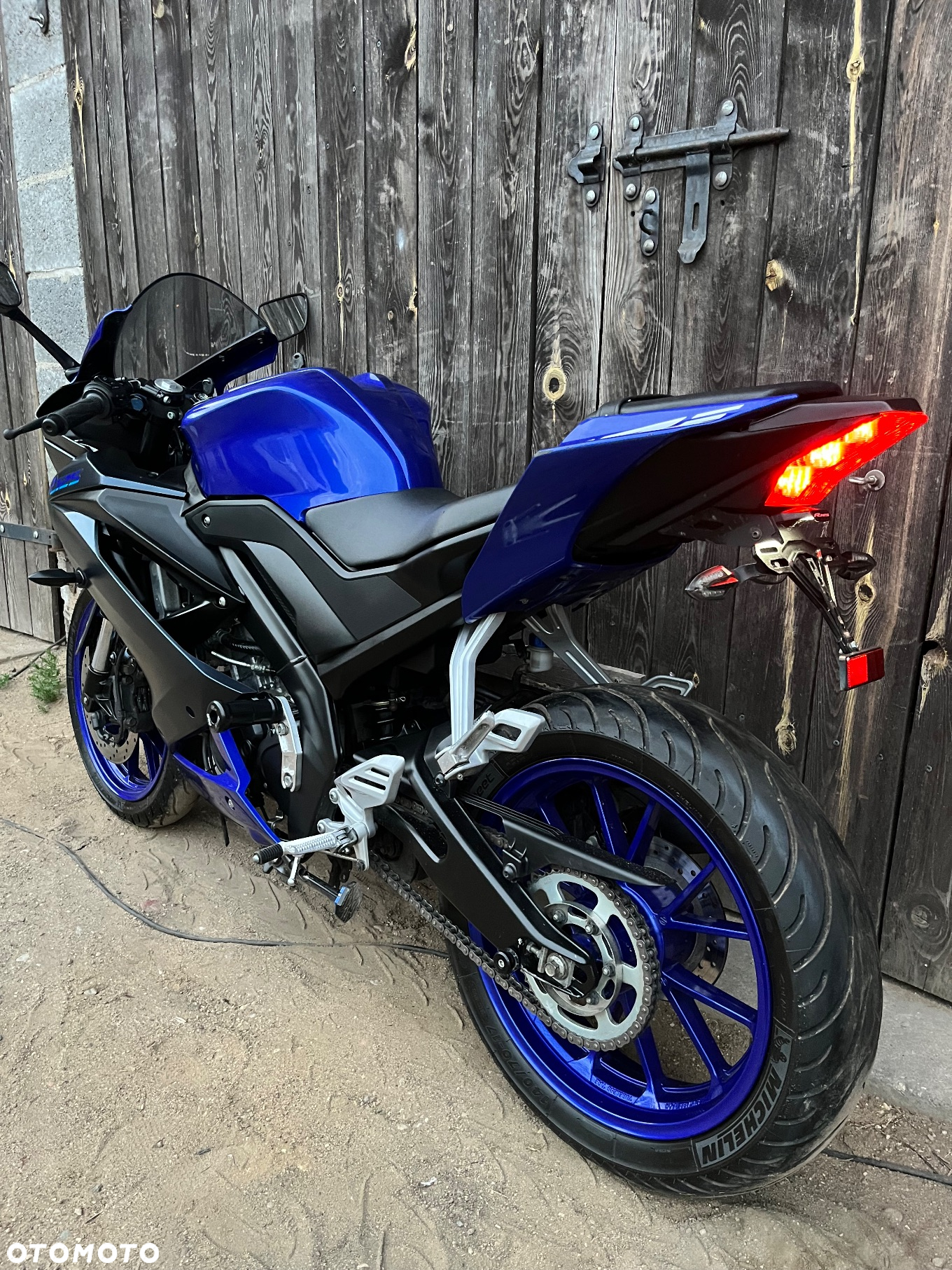 Yamaha YZF - 4