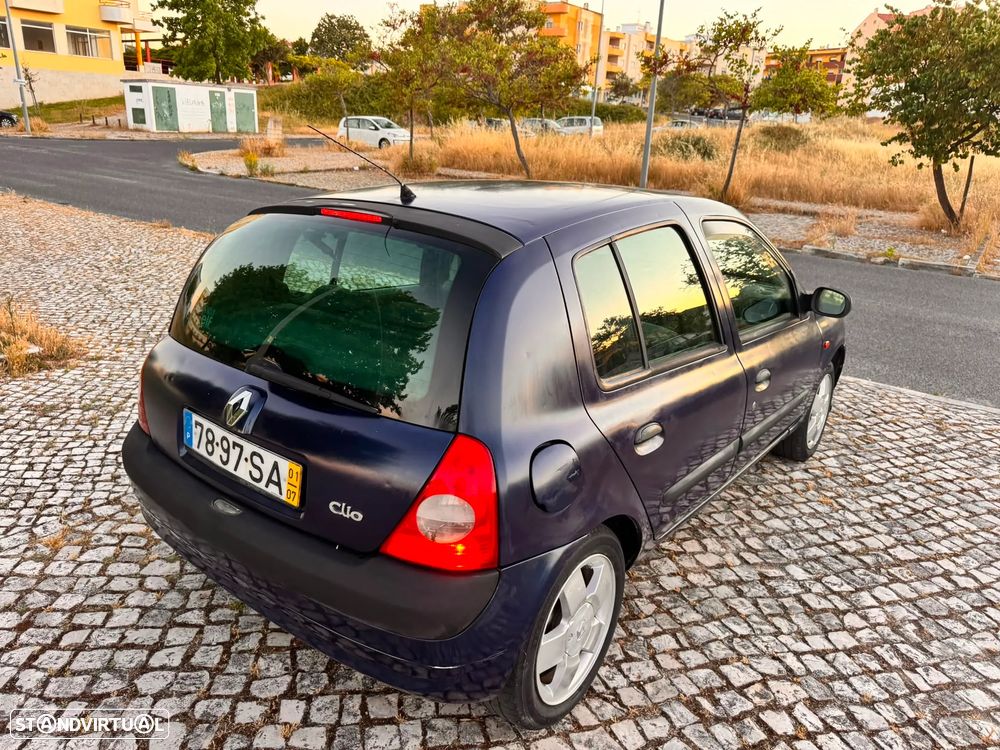Renault Clio 1.2 16V Privilège - 4