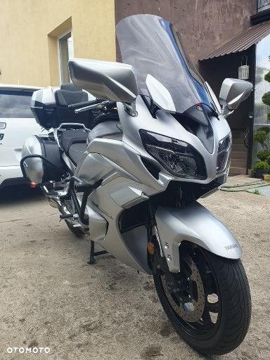 Yamaha FJR - 2