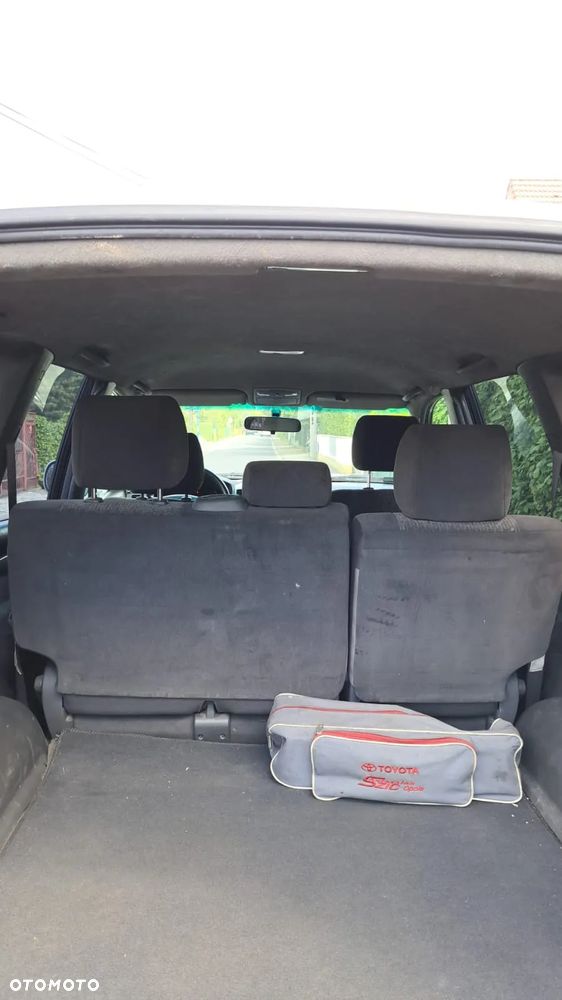 Toyota Land Cruiser - 7