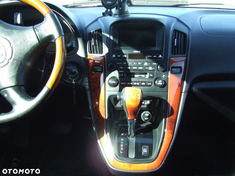 Lexus RX - 8