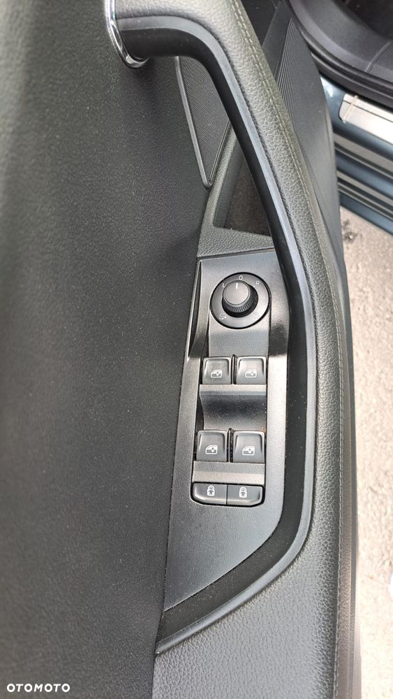 Skoda Superb 2.0 TDI DSG Premium Edition - 12