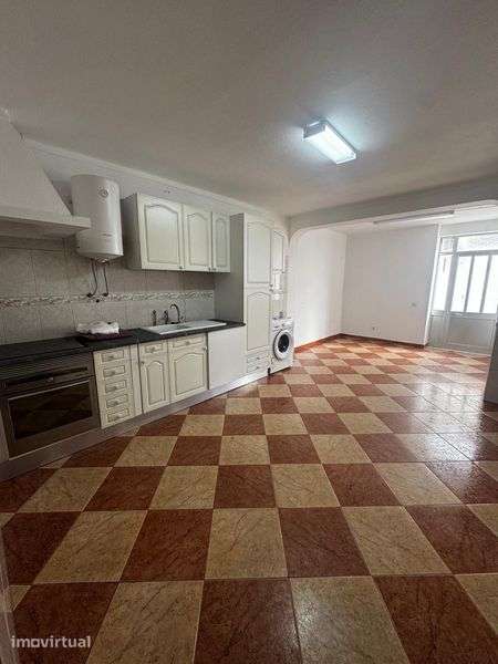 Vendo apartamento T4 - Grande imagem: 2/11