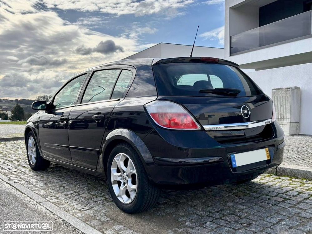 Opel Astra 1.7 CDTI Elegance - 2