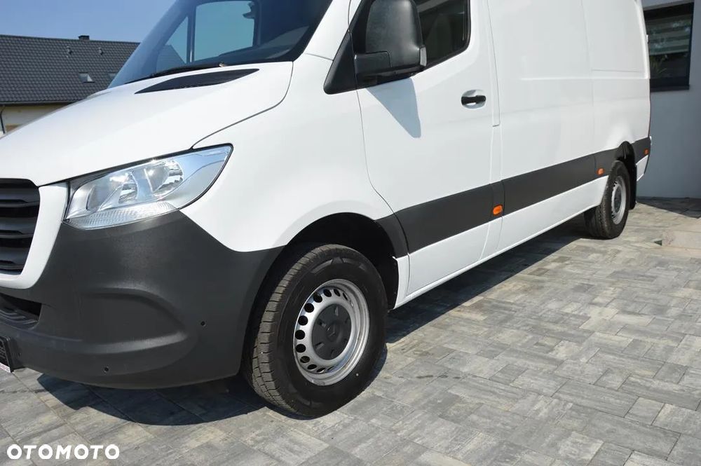 Mercedes-Benz Sprinter - 11