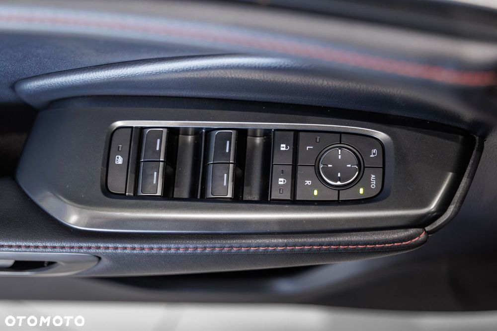 Lexus LBX 1.5 Hybrid Emotion - 29