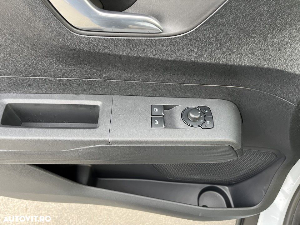 Ford Tourneo Courier - 24