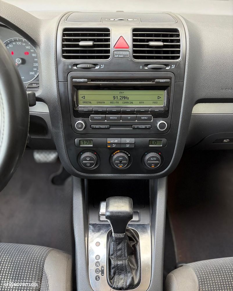 VW Golf Variant 2.0 TDi DPF Sportline DSG - 11