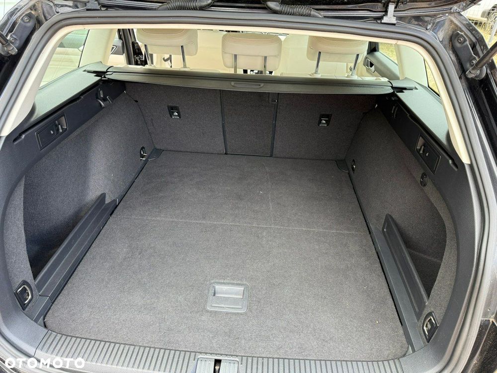 Volkswagen Passat - 16