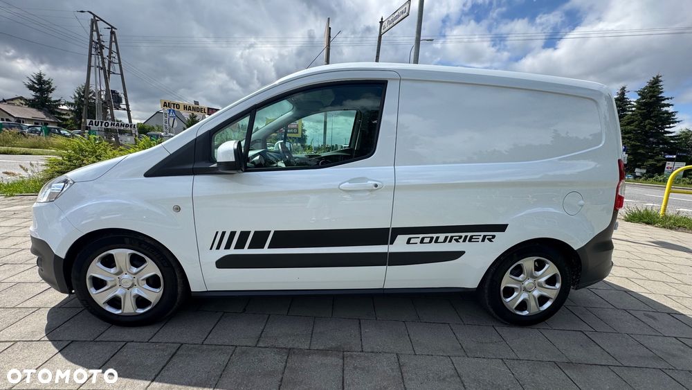 Ford Transit Courier - 8