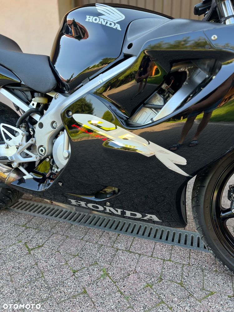 Honda CBR - 13