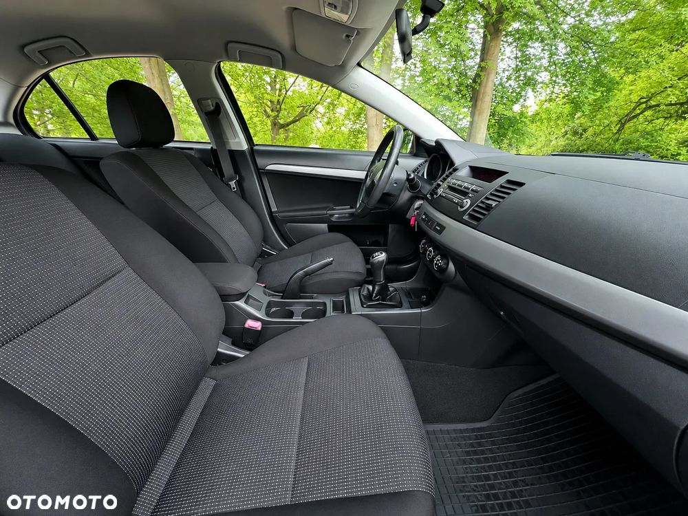 Mitsubishi Lancer - 11