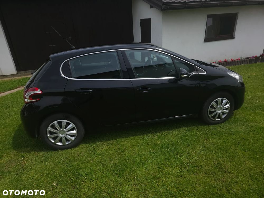 Peugeot 208 1.2 VTi Allure - 1