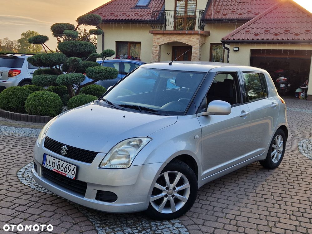 Suzuki Swift - 1