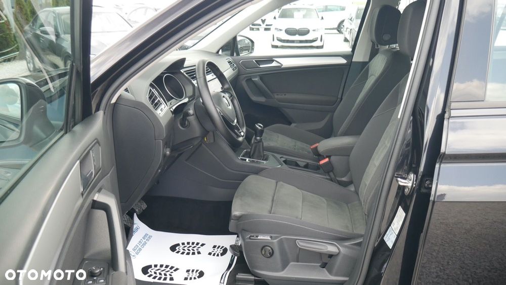 Volkswagen Tiguan - 11