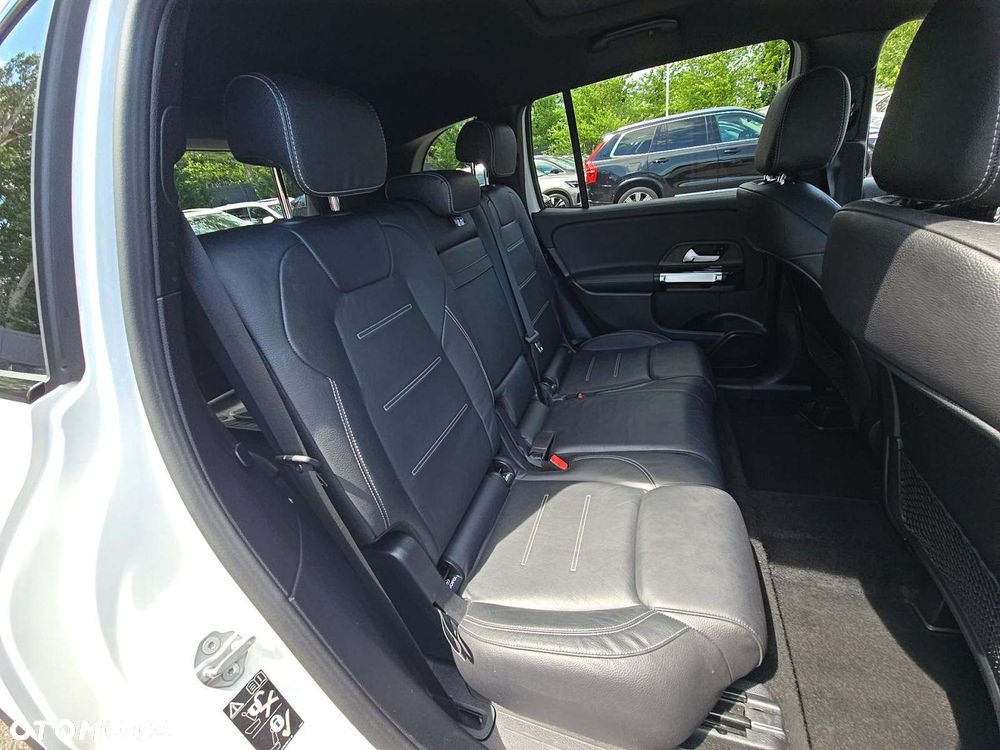 Mercedes-Benz GLB 250 4Matic 8G-DCT AMG Line - 10