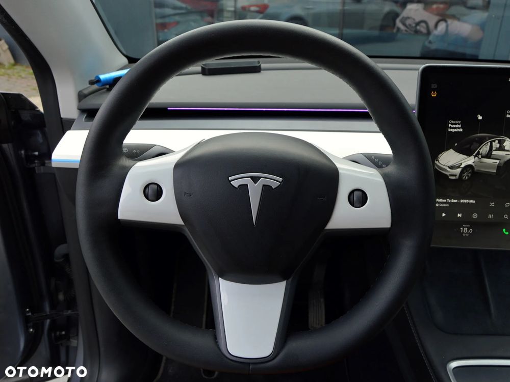 Tesla Model Y Long Range Dual Motor AWD - 10
