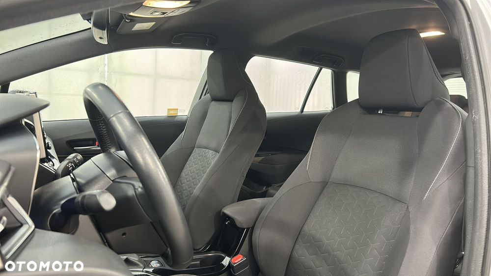 Toyota Corolla 1.8 Hybrid Comfort - 17