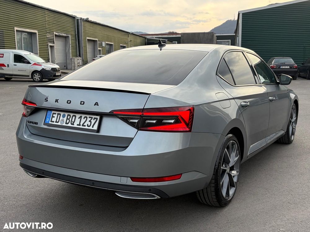 Skoda Superb 2.0 TDI DSG Sportline - 7