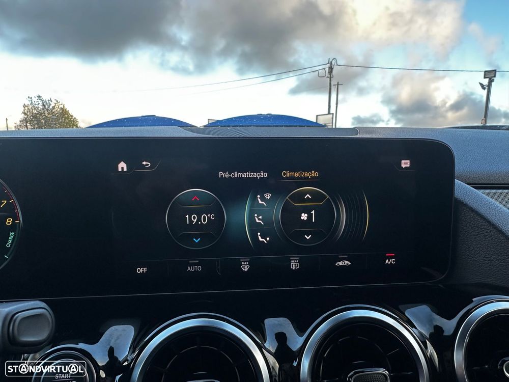 Mercedes-Benz GLA 250 e AMG Line - 39