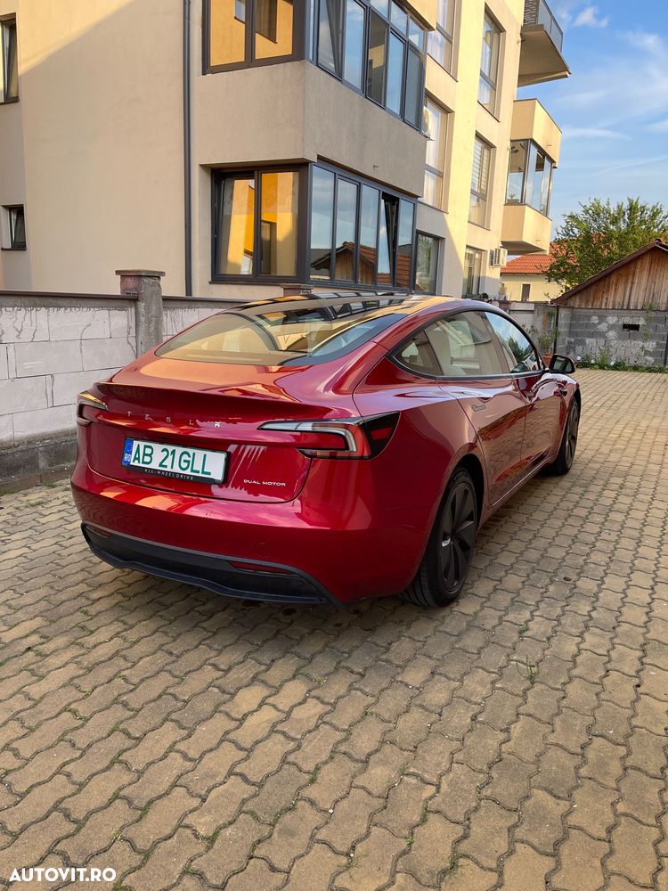 Tesla Model 3 - 6