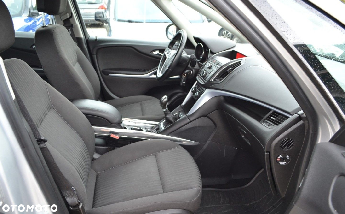 Opel Zafira - 36