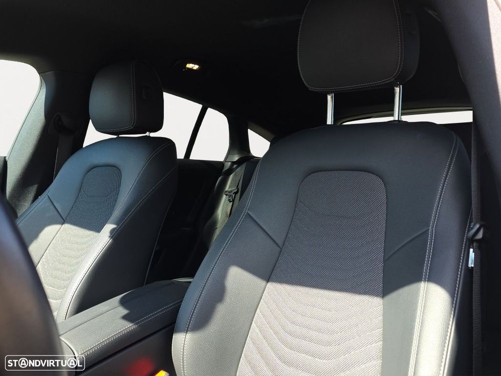 Mercedes-Benz CLA 200 — fotografia 8