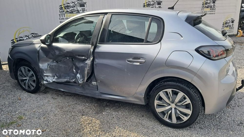 Peugeot 208 - 23