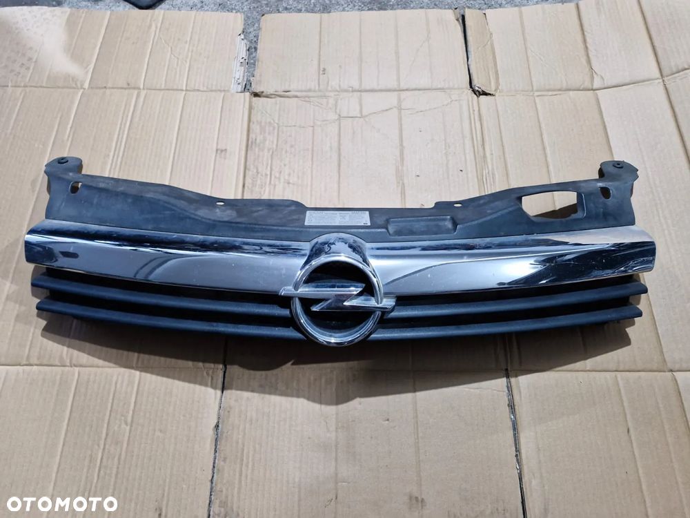 Grill atrapa Opel Astra H III europa