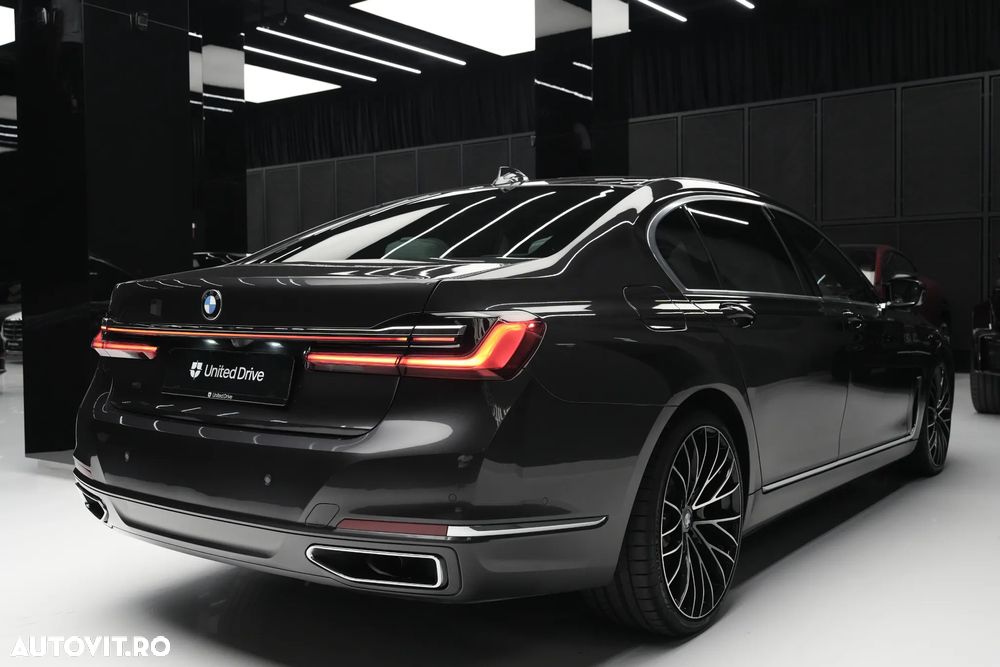 BMW Seria 7 740Li xDrive - 38
