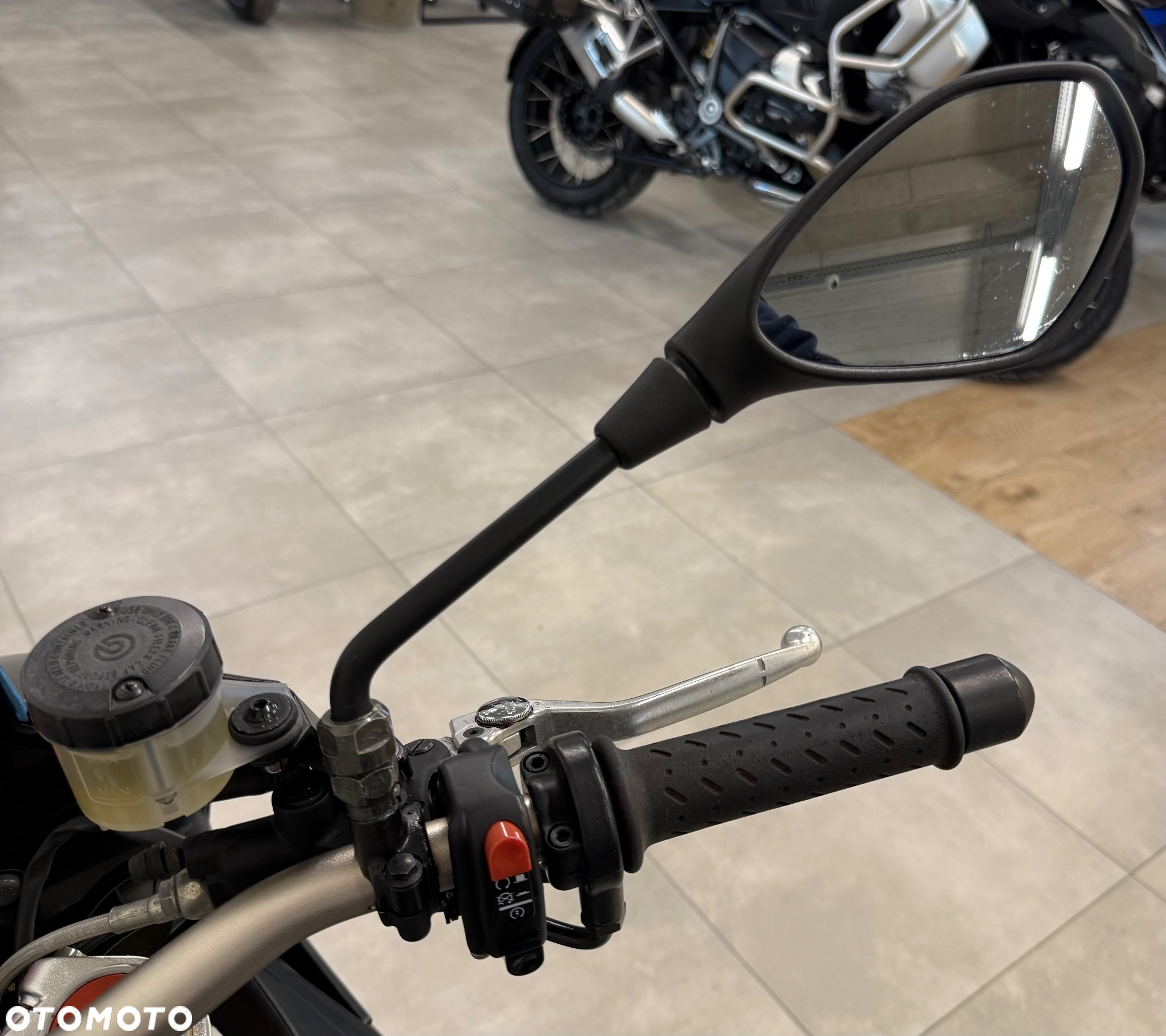 Aprilia Tuono - 10
