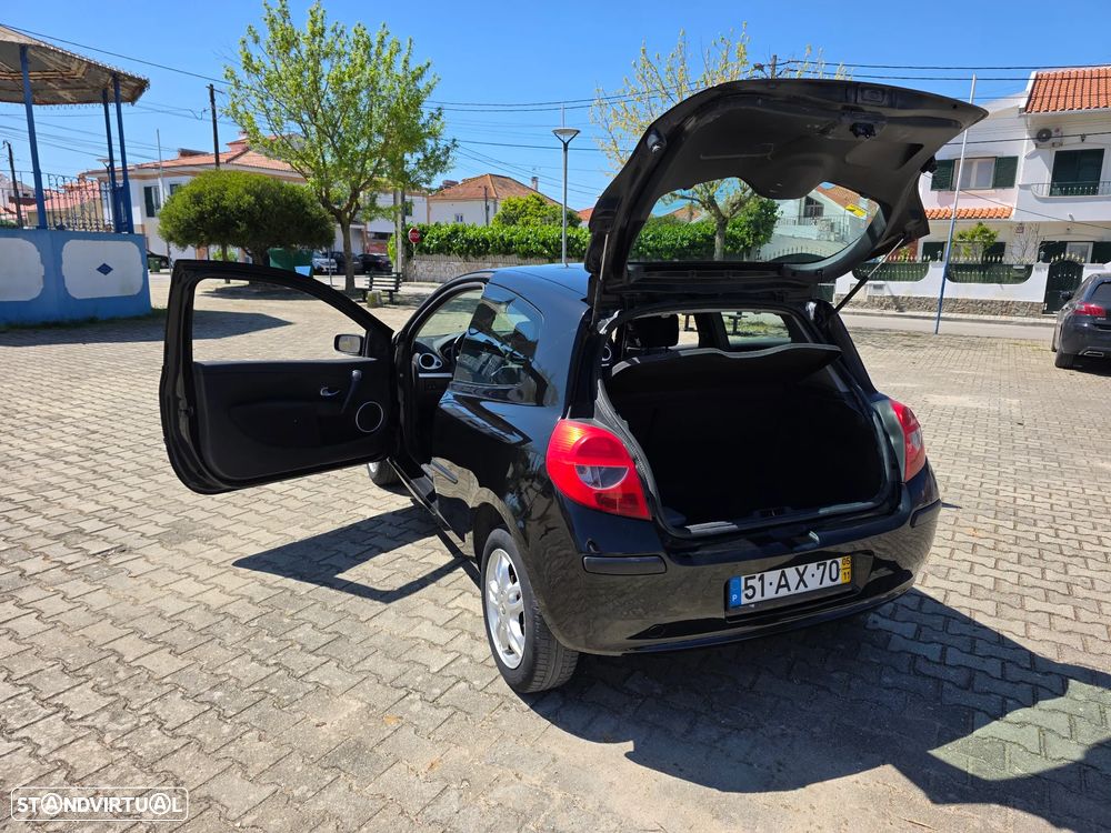 Renault Clio 1.2 16V Confort Dynamique - 29