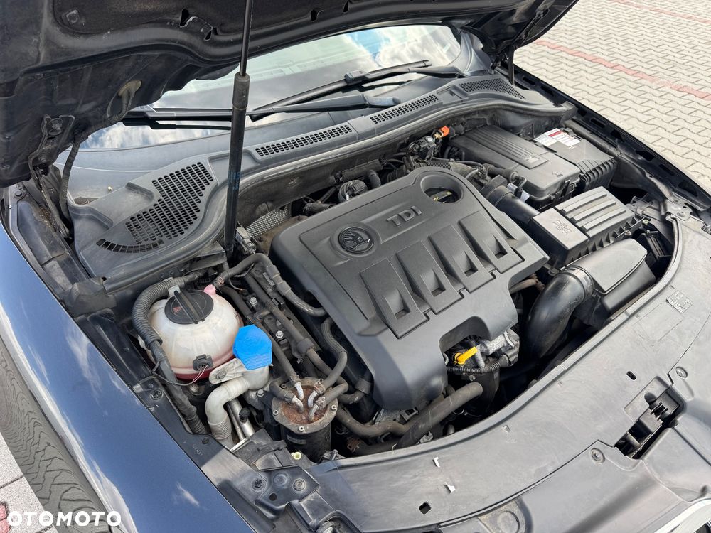 Skoda Superb 2.0 TDI Elegance DSG - 35