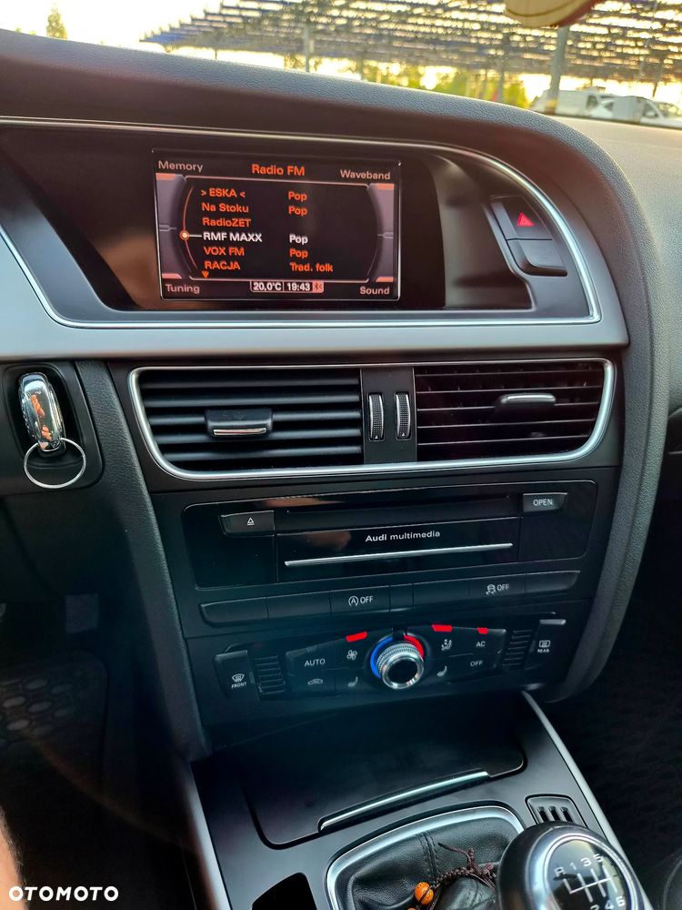Audi A4 Avant 2.0 TDI - 10