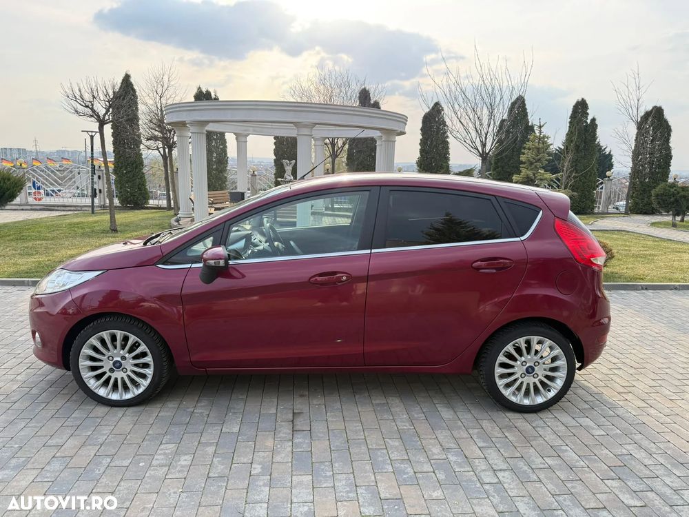 Ford Fiesta 1.6 TDCI DPF Titanium - 10