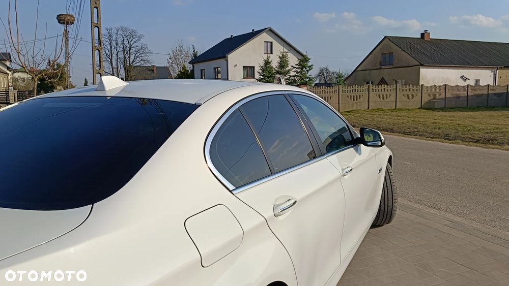 BMW Seria 5 530d xDrive Modern Line - 15