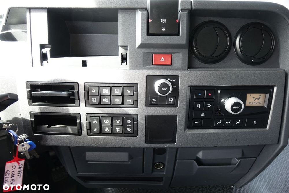 Renault GAMA T440 / EURO 6 / STANDARD / ADR / AUTOMAT / KLIMATYZACJA POSTOJOWA / SILNIK 13L - 28