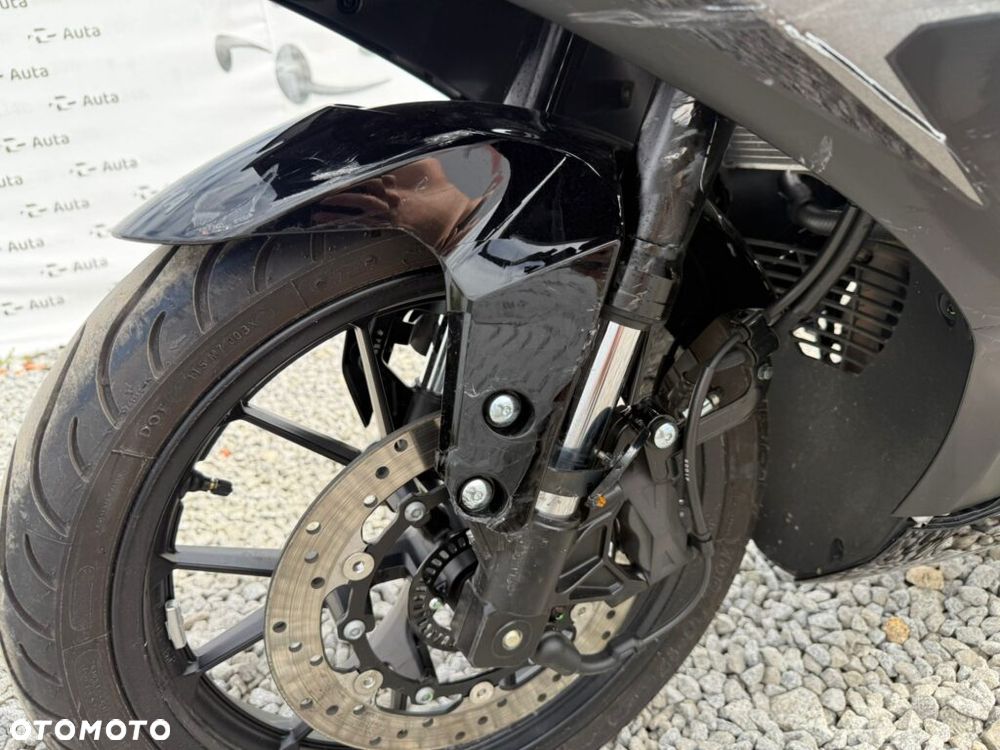 Yamaha YZF - 20