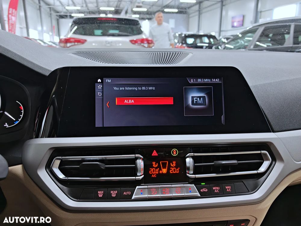 BMW Seria 3 318d Aut. - 16