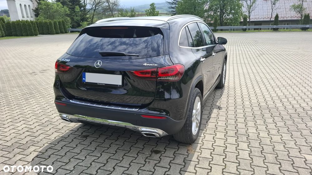 Mercedes-Benz GLA 250 4-Matic - 9