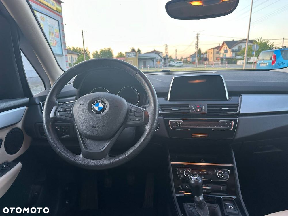 BMW Seria 2 216d Advantage - 13